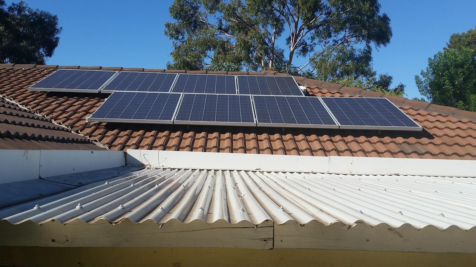 Rooftop solar array in Concord, California