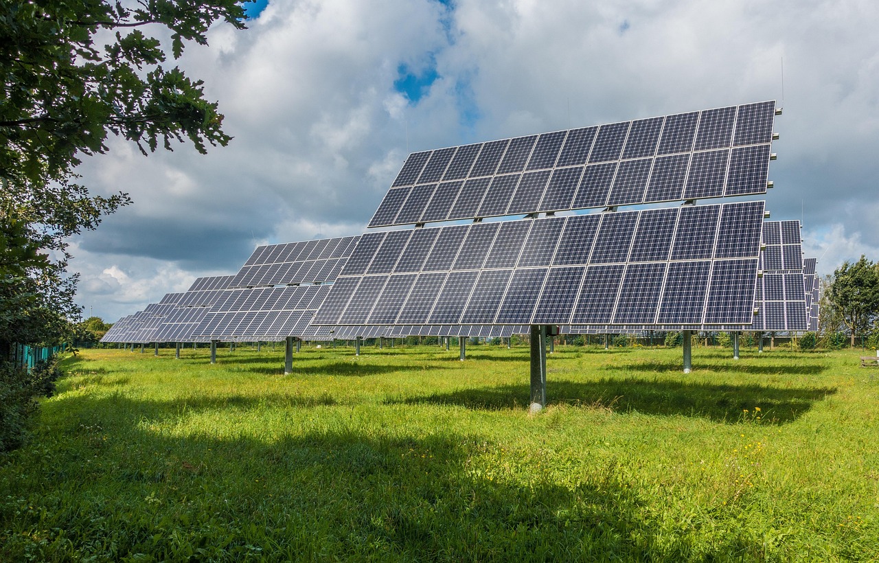 Rooftop photovoltaic system in Elk Grove, California