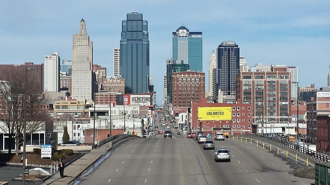 Kansas City downtown buildings and skyline