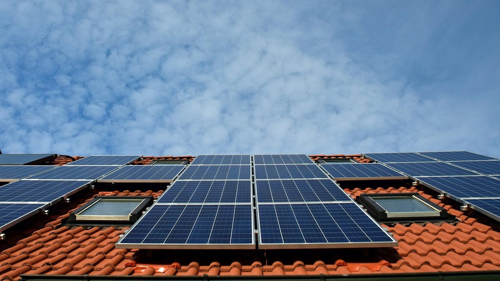 Rooftop solar panels in Pomona, California